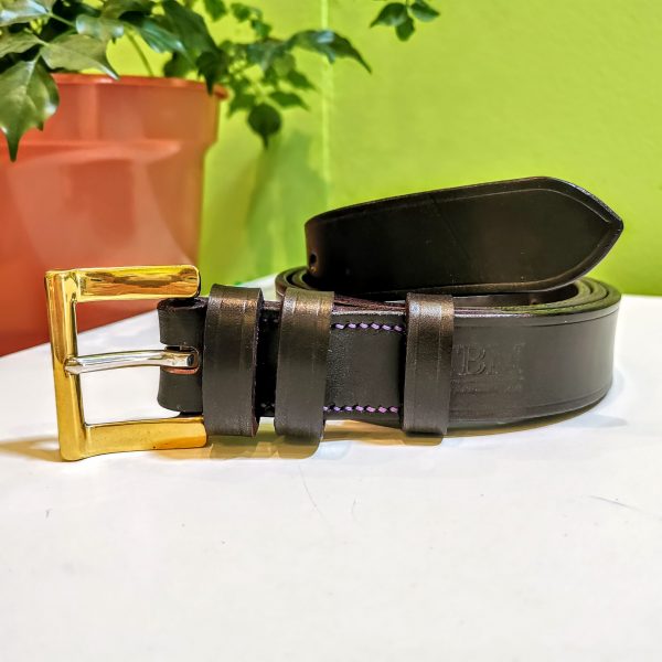 Classic Belt - SFG Black with Black Edge and Stitch on 114 Brass sst Buxton Buckle - top and tail