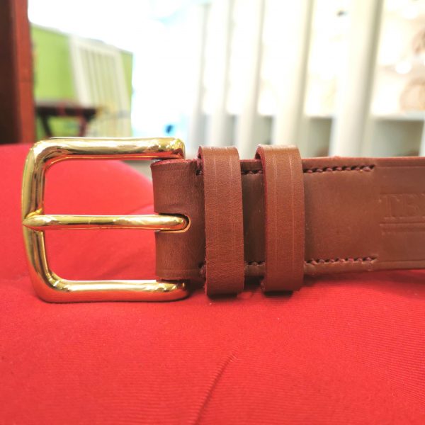 Belt - Classic Sedgwick in Conker and Red, belt size 30 buckle close up